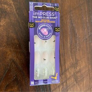 imPRESS Glow-in-the-Dark Halloween Nail Set
